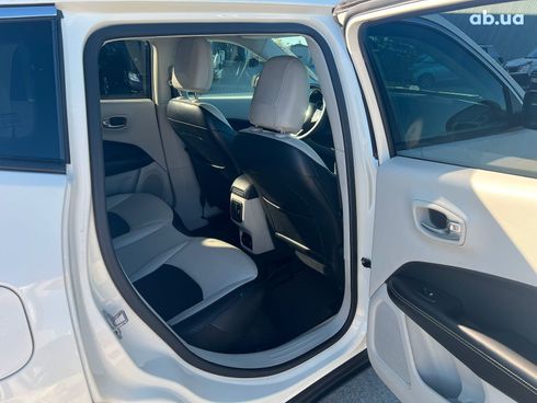 Jeep Compass 2019 белый - фото 27