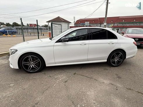 Mercedes-Benz E-Класс 2019 - фото 3