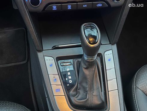 Hyundai Avante 2016 серый - фото 22