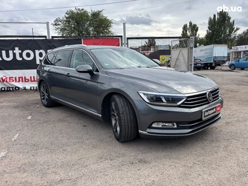 Volkswagen Passat 2017 серый - фото 7