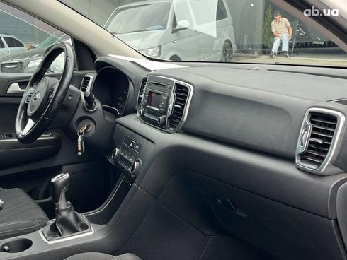 Kia Sportage 2016 белый - фото 18
