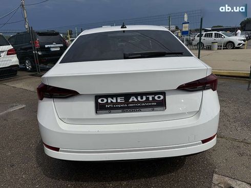 Skoda Octavia 2020 - фото 8