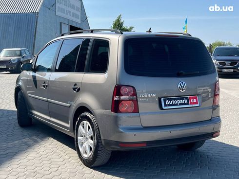 Volkswagen Touran 2008 серый - фото 6