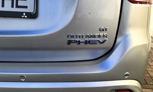 Mitsubishi Outlander PHEV 2017 серебристый - фото 10