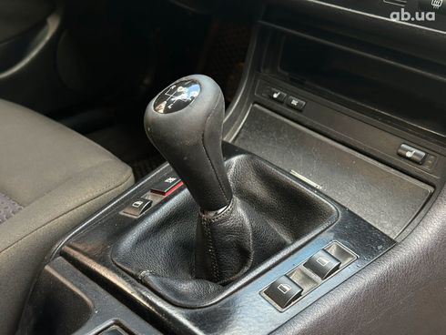 BMW 3 серия 2002 серый - фото 20