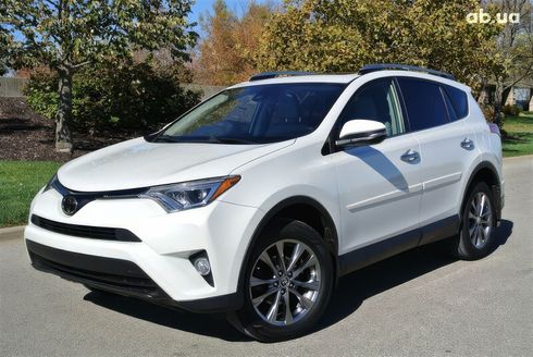 Toyota RAV4 2018 белый - фото 3