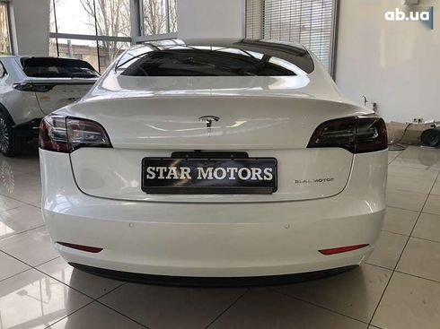 Tesla Model 3 2020 - фото 13