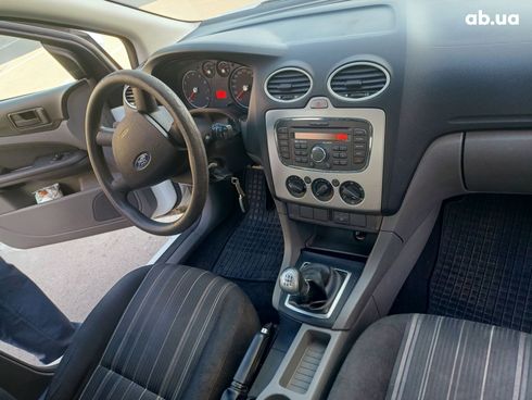 Ford Focus 2011 белый - фото 6