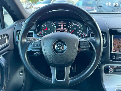 Volkswagen Touareg 2012 серый - фото 128