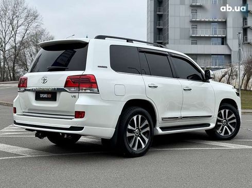 Toyota Land Cruiser 2019 - фото 16