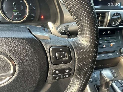 Lexus IS 2019 - фото 15