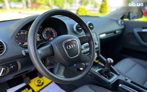 Audi A3 2010 - фото 16