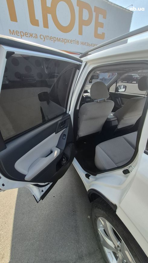Subaru Forester 2014 белый - фото 15