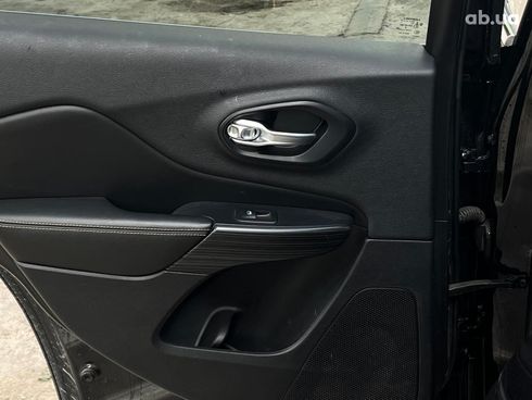 Jeep Cherokee 2015 черный - фото 29
