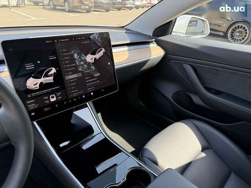 Tesla Model 3 2019 - фото 19