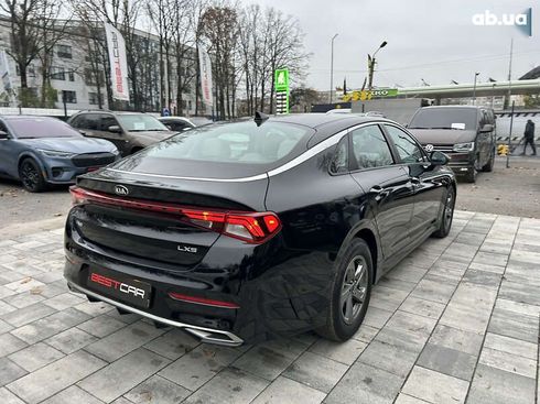 Kia K5 2021 - фото 12