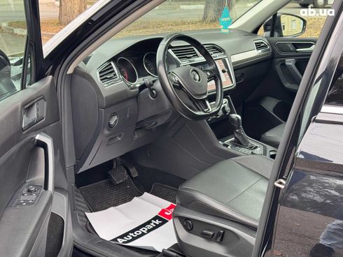 Volkswagen Tiguan 2017 черный - фото 14