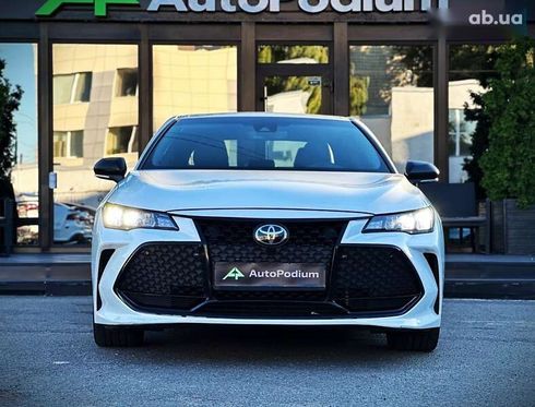 Toyota Avalon 2018 - фото 2