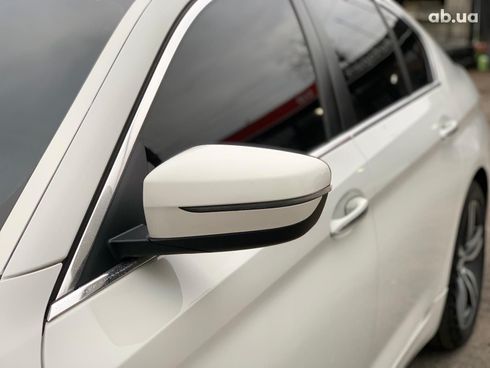 BMW 5 серия 2017 белый - фото 9