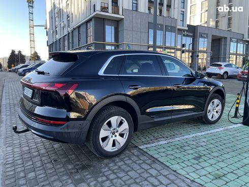 Audi E-Tron 2022 черный - фото 4