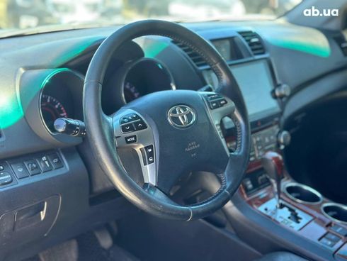 Toyota Highlander 2013 черный - фото 16