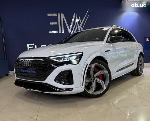 Audi SQ8 e-tron 2023 - фото 10