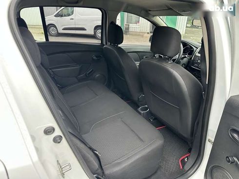 Renault Sandero 2019 - фото 24