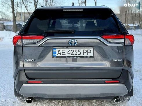 Toyota RAV4 2021 - фото 13