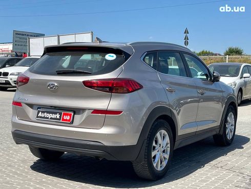 Hyundai Tucson 2018 бежевый - фото 9