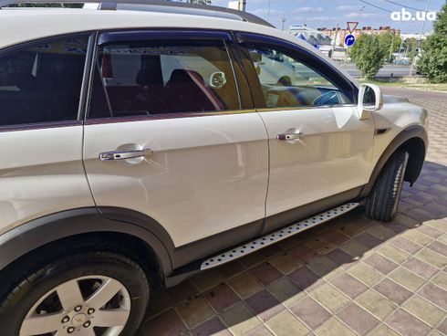 Chevrolet Captiva 2016 белый - фото 14