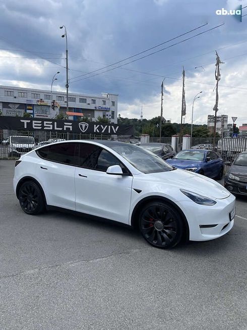 Tesla Model Y 2022 - фото 11