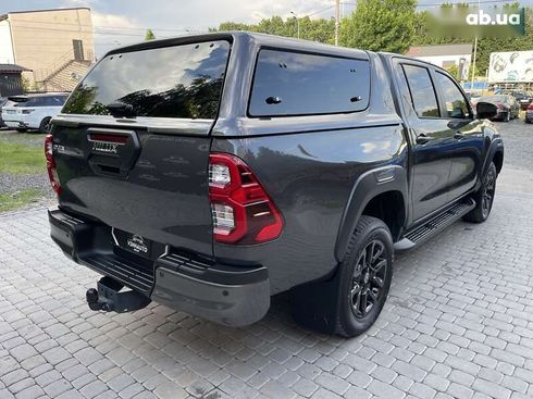 Toyota Hilux 2022 - фото 16