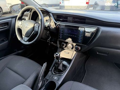 Toyota Corolla 2017 - фото 25
