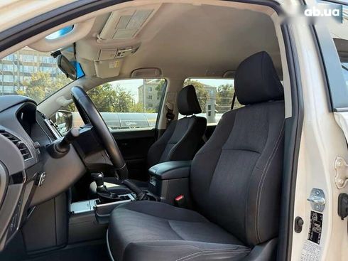 Toyota Land Cruiser Prado 2019 - фото 12