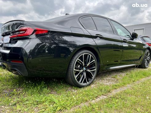 BMW 5 серия 2022 - фото 32