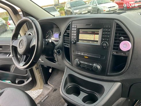 Mercedes-Benz V-Класс 2015 бежевый - фото 36