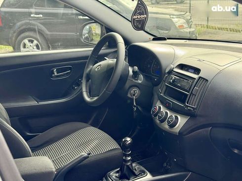 Hyundai Elantra 2011 - фото 2
