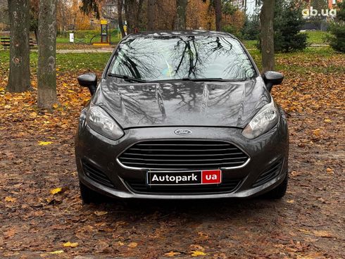 Ford Fiesta 2017 серый - фото 2