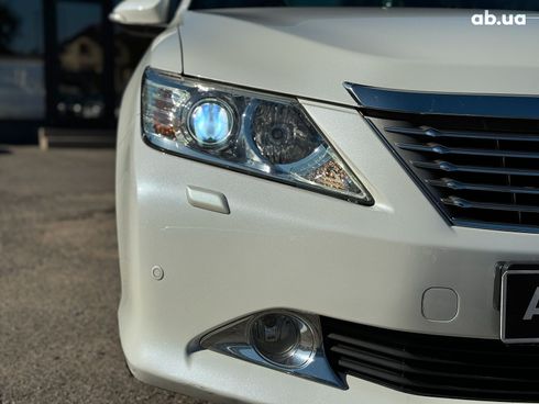 Toyota Camry 2014 белый - фото 13