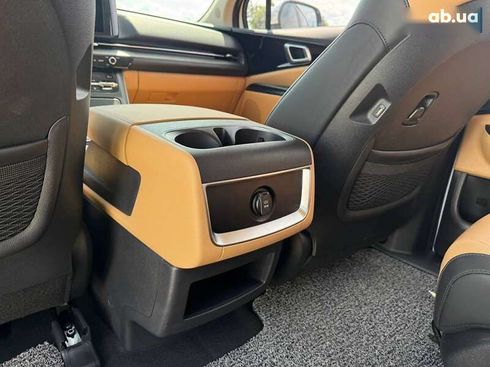 Kia Carnival 2021 - фото 22