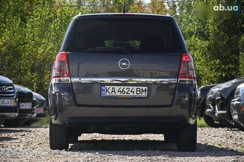Opel Zafira 2010 - фото 13