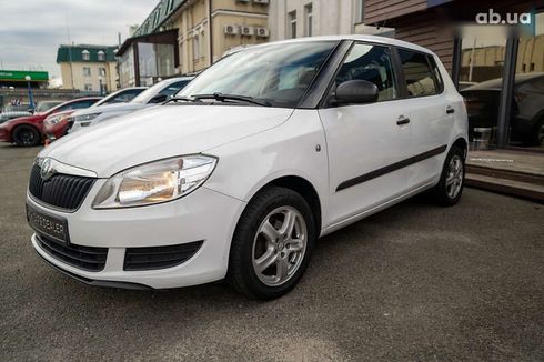 Skoda Fabia 2011 - фото 3