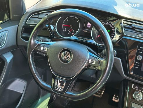 Volkswagen Touran 2017 черный - фото 21