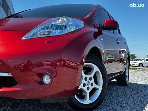 Nissan Leaf 2012 красный - фото 3