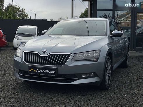 Skoda Superb 2017 - фото 8