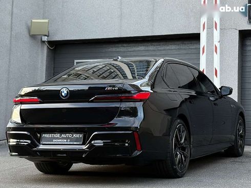BMW i7 2025 - фото 22