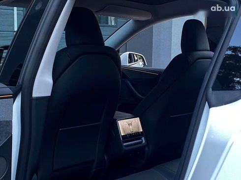 Tesla Model Y 2025 - фото 15