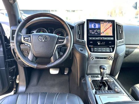 Toyota Land Cruiser 2019 - фото 25