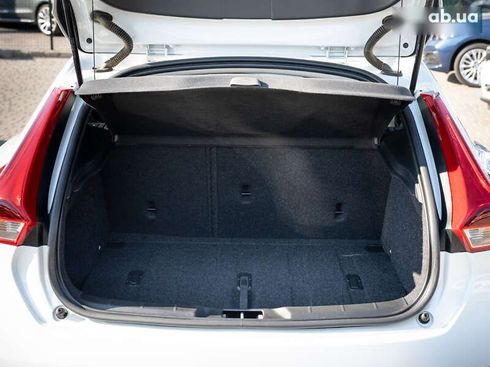 Volvo V40 2017 - фото 14