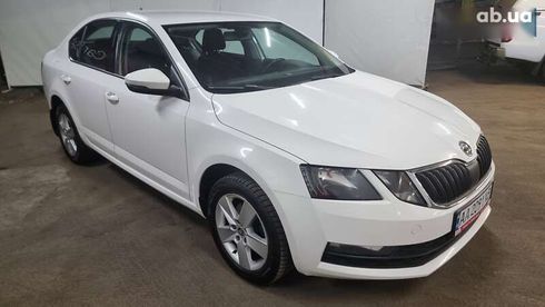 Skoda Octavia 2018 - фото 6